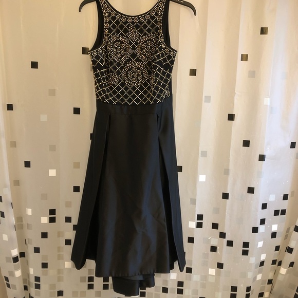 Little black dress - Picture 2 of 4